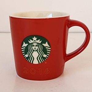 Tiny holidays starbucks edition